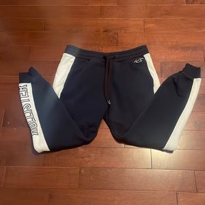 Hollister joggers 2 front pockets 1 back pocket Sz M
